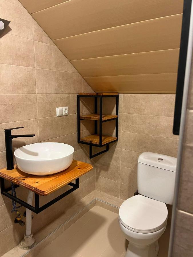 Nino & Irodi'S Guest House คูทายสิ ภายนอก รูปภาพ