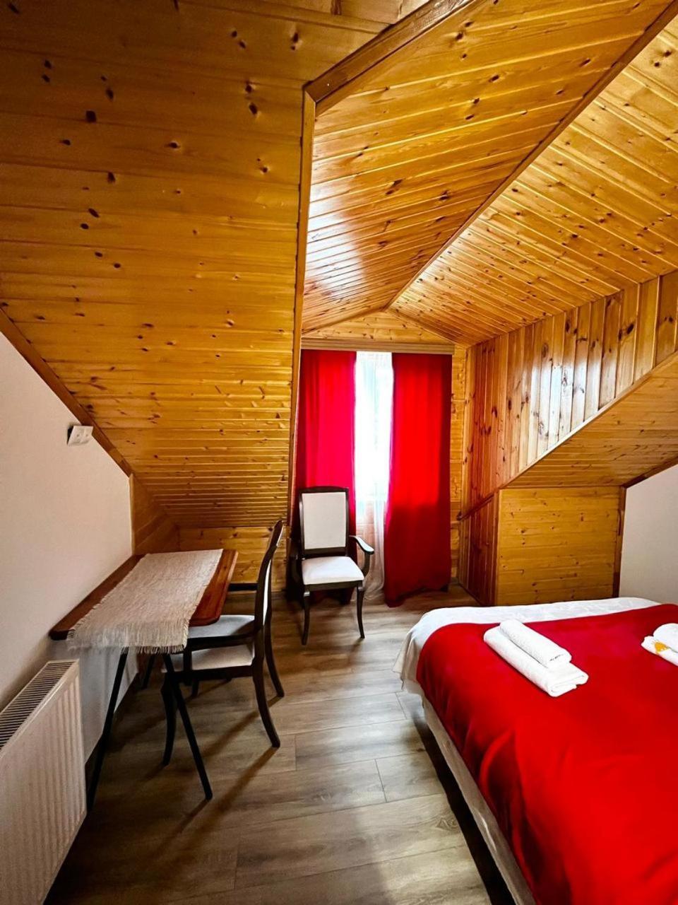 Nino & Irodi'S Guest House คูทายสิ ภายนอก รูปภาพ